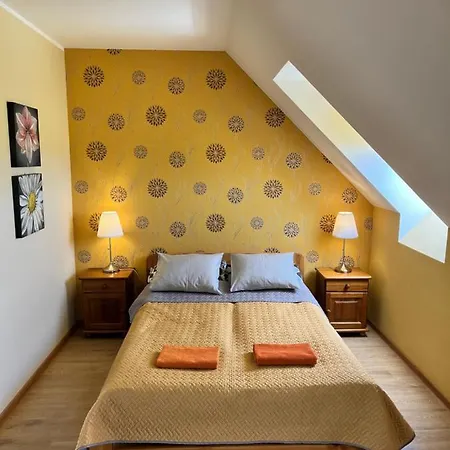 Apartment Dom W Trawach *